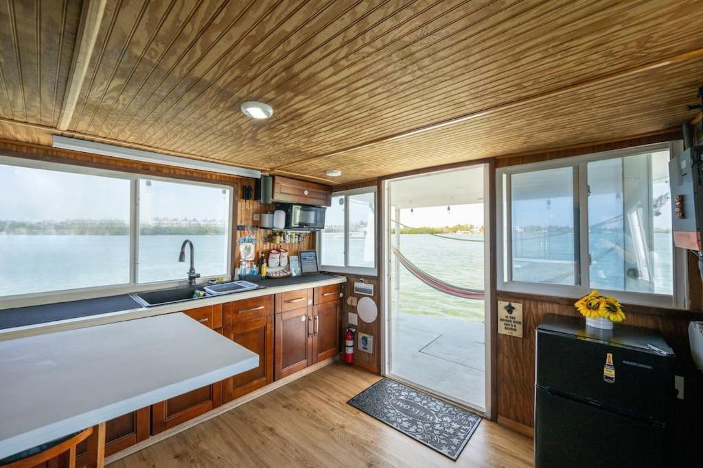 Beautiful Houseboat In Key West Hotel Ngoại thất bức ảnh